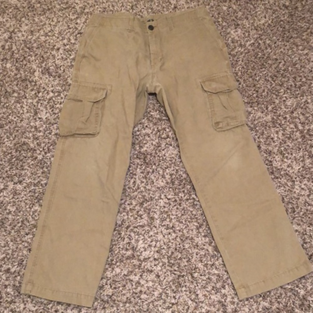 Old Navy broken in cargo fit pants